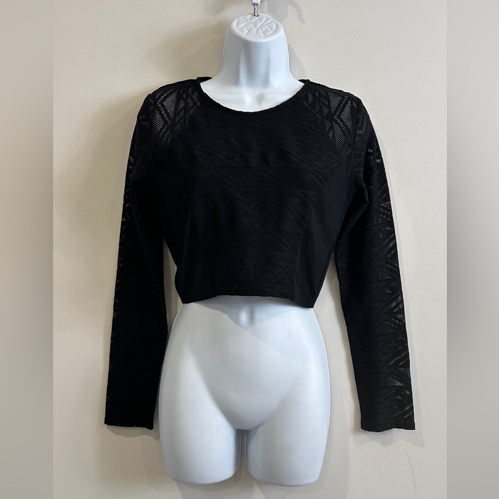 H&M Black Lace Athletic Style Cropped Top Size 6